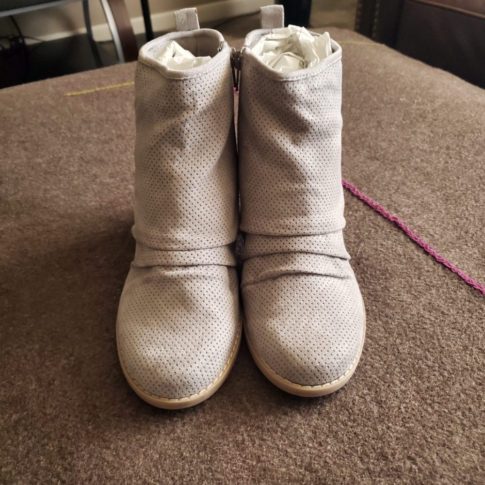 Dolce Vita Boots Grey Suede